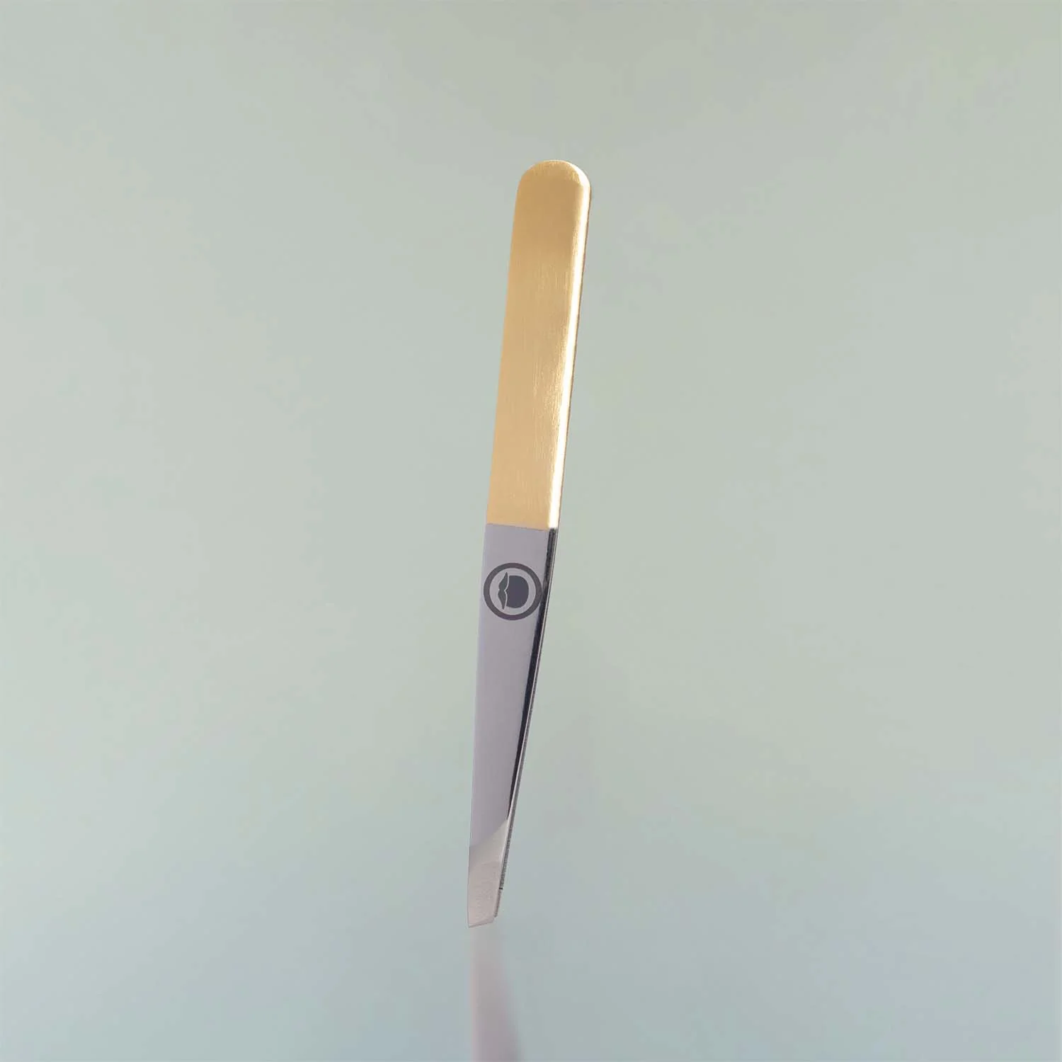 Tweezers